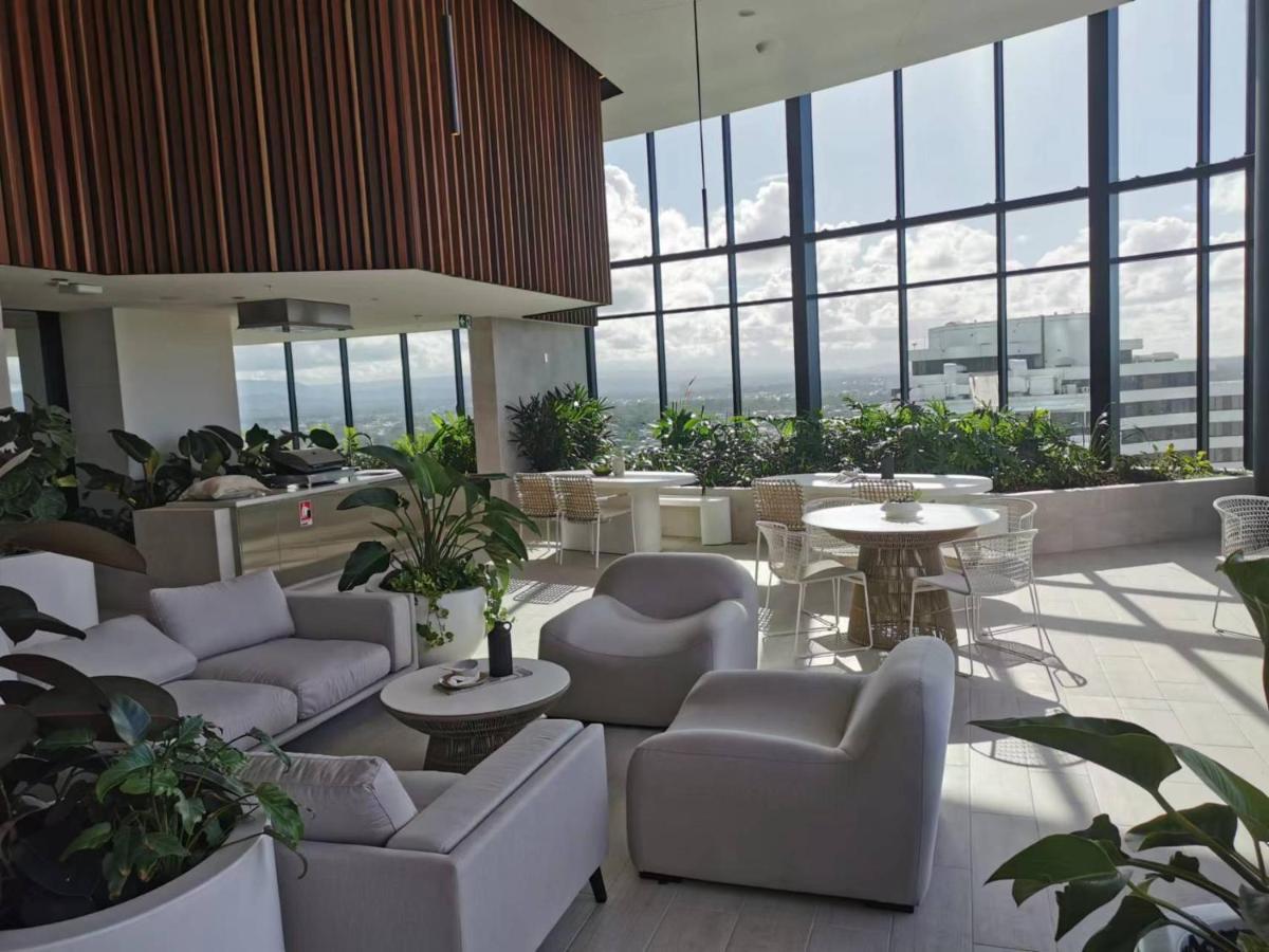 2 Bedroom Luxurious Family Apartment On 40Th Floor With Amazing Ocean Coastline Broadbeach Gold Coast Gc40 Dış mekan fotoğraf